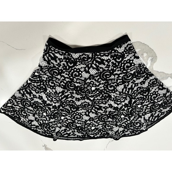 Scoop NYC Dresses & Skirts - SCOOP NYC Black‎ White Lace Knit Skater Skirt Womens Size Small